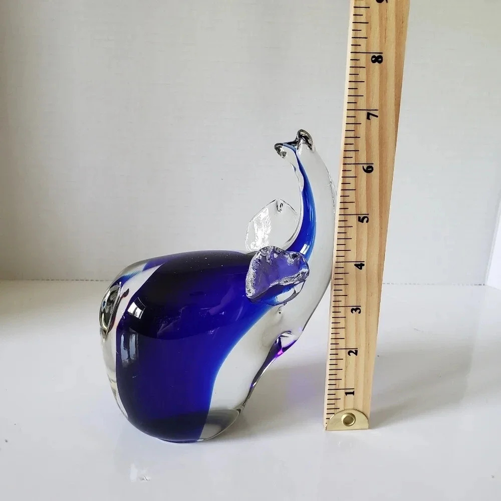 Murano Style Cobalt  Blue Elephant Art Glass Paperweight. - Picture 9 of 9